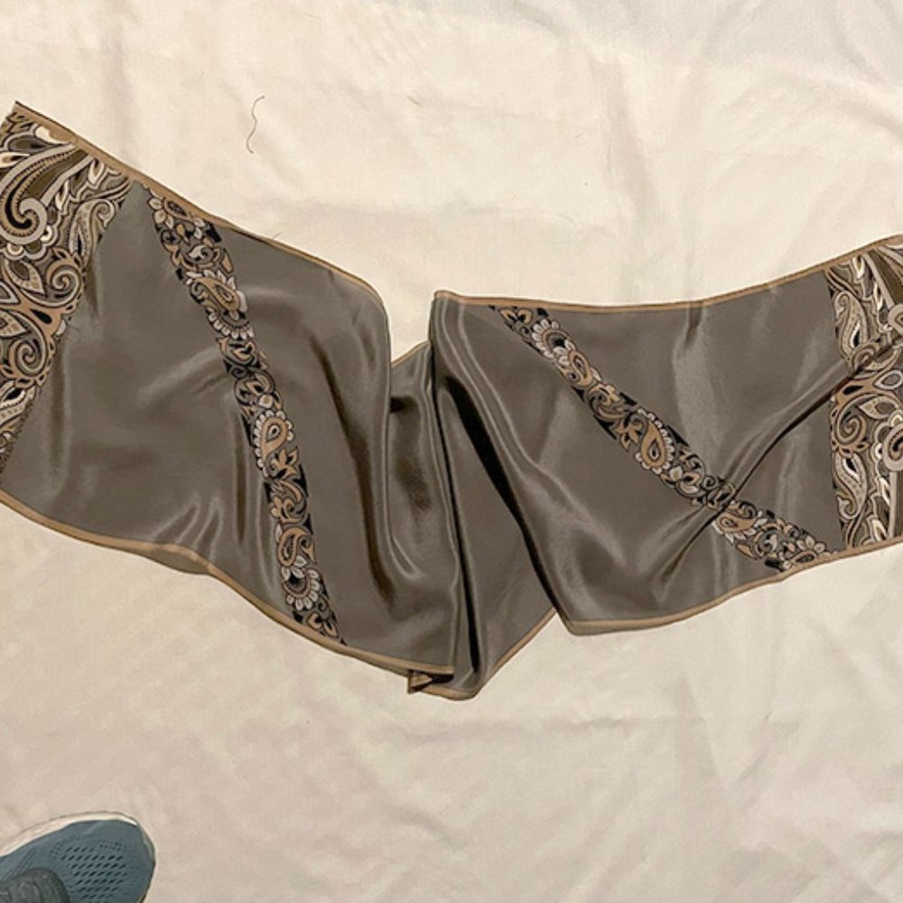 Vintage Adrienne Vittadini Scarf